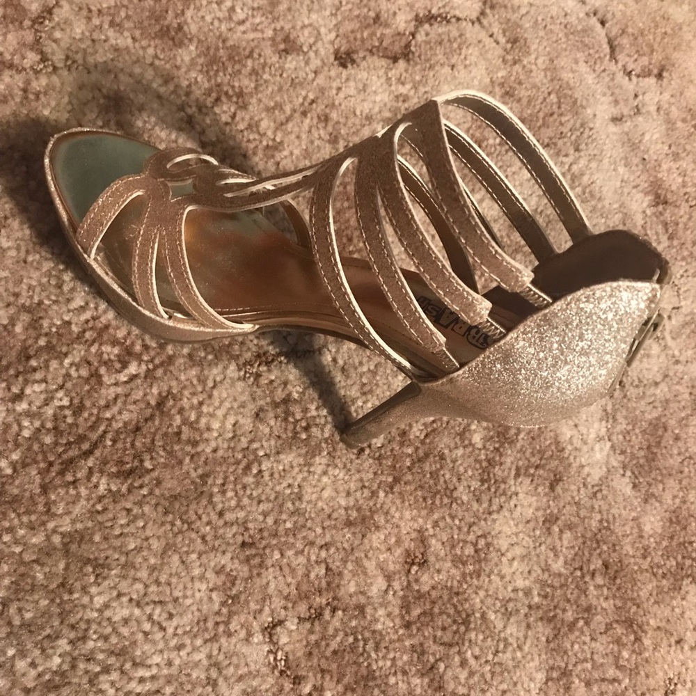 Beautiful Gold Heels! - Picture 2 of 4